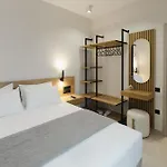 Destino Residencies לוטראקי