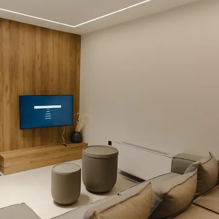 Destino Residencies * 루트라키