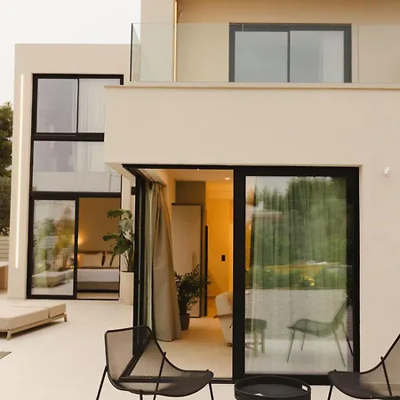Destino Residencies