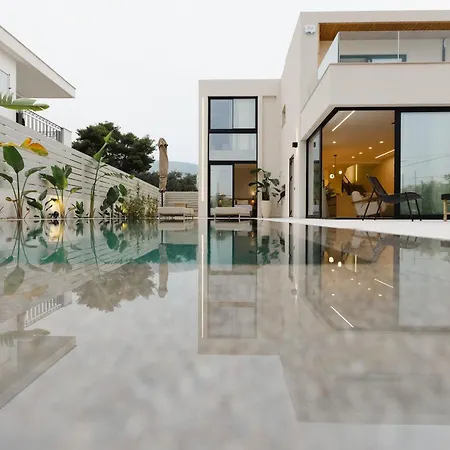 Destino Residencies 빌라 루트라키