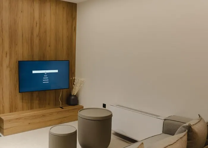 Destino Residencies * Лоутраки