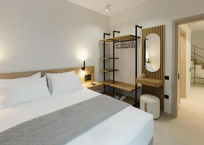 Destino Residencies Лоутраки