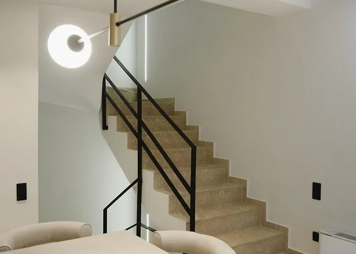 Destino Residencies Лоутраки