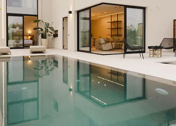 Villa Destino Residencies *